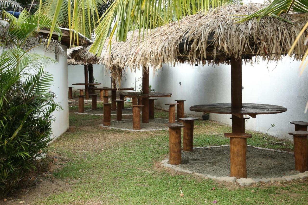 Sea Zone Resort Mirissa Exterior foto